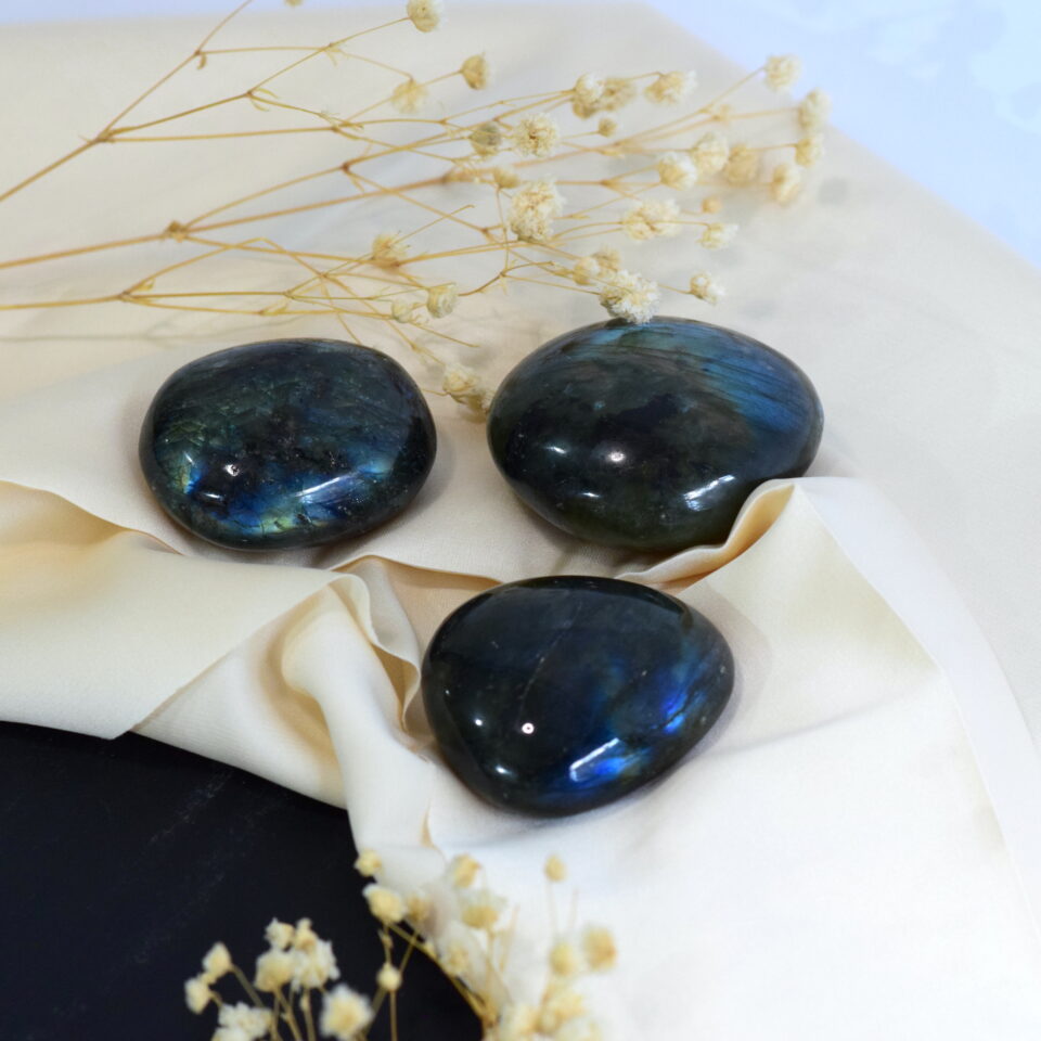 labradorit labradorite palm stone