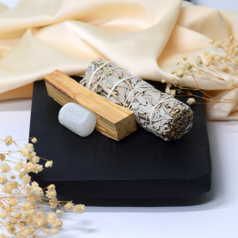 energijsko čiščenje komplet cleanse palo santo sveti les beli žajbelj white sage selenit selenite žepni kristal kamen